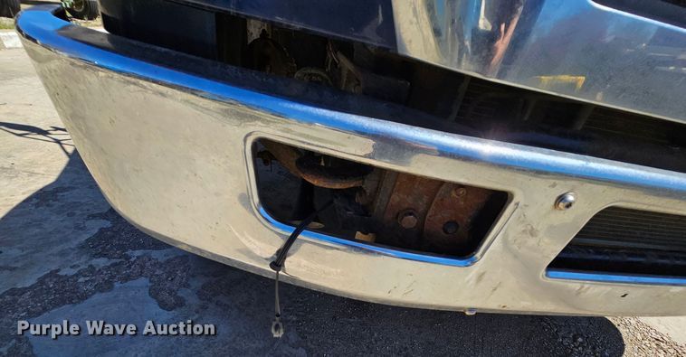 image for item MI9466 2010 Ford F650 Super Duty  hook lift truck