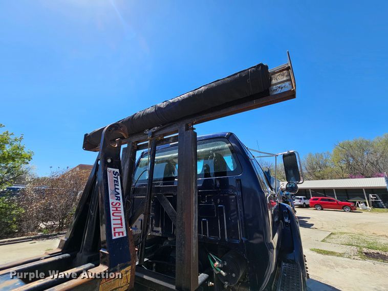 image for item MI9466 2010 Ford F650 Super Duty  hook lift truck