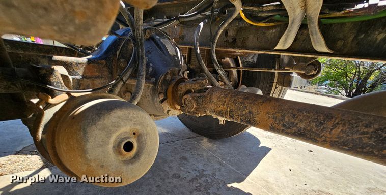 image for item MI9466 2010 Ford F650 Super Duty  hook lift truck