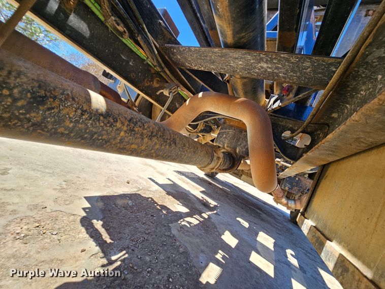 image for item MI9466 2010 Ford F650 Super Duty  hook lift truck