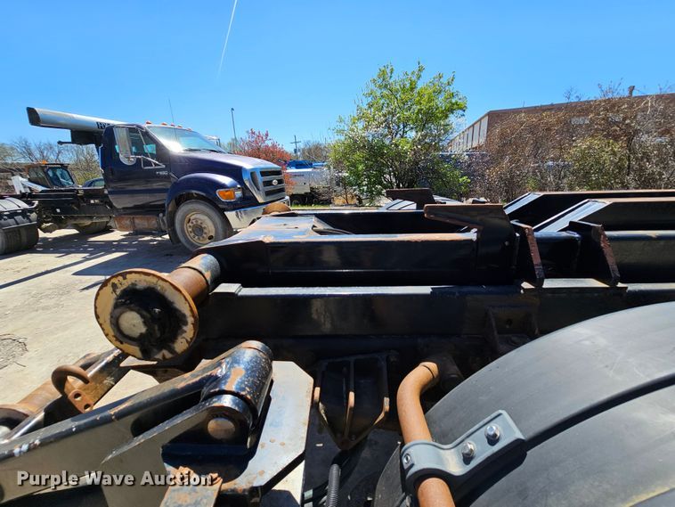 image for item MI9466 2010 Ford F650 Super Duty  hook lift truck