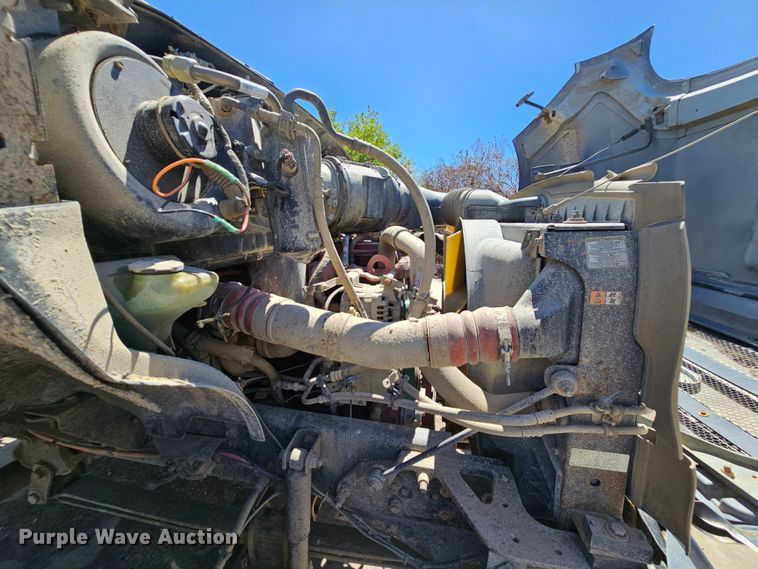 image for item MI9466 2010 Ford F650 Super Duty  hook lift truck