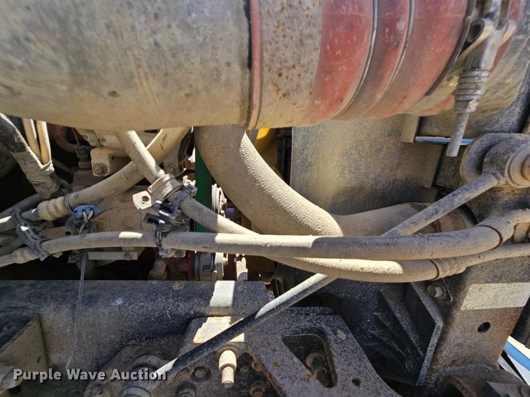 image for item MI9466 2010 Ford F650 Super Duty  hook lift truck