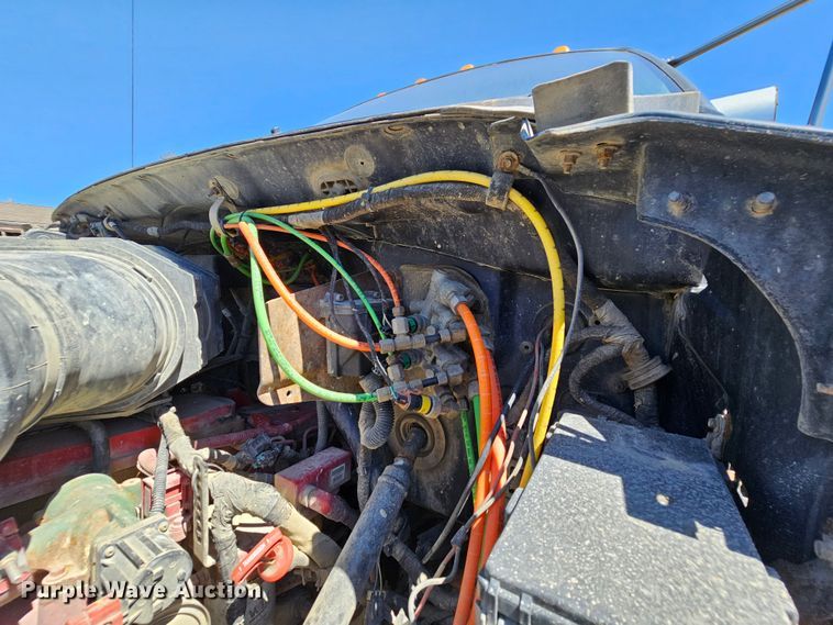 image for item MI9466 2010 Ford F650 Super Duty  hook lift truck