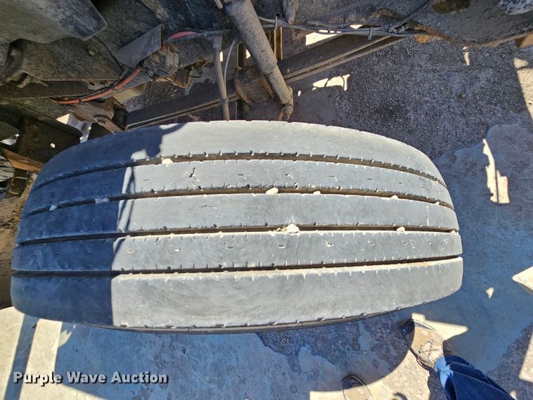 image for item MI9466 2010 Ford F650 Super Duty  hook lift truck