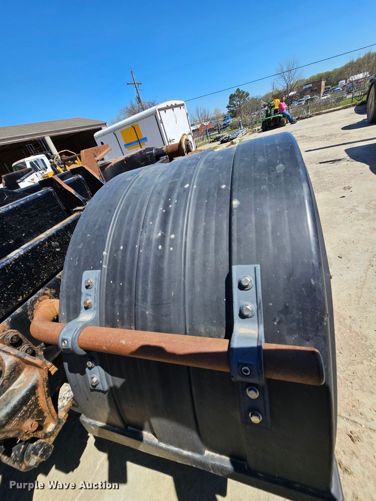 image for item MI9466 2010 Ford F650 Super Duty  hook lift truck