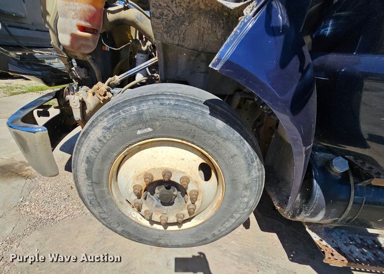 image for item MI9466 2010 Ford F650 Super Duty  hook lift truck