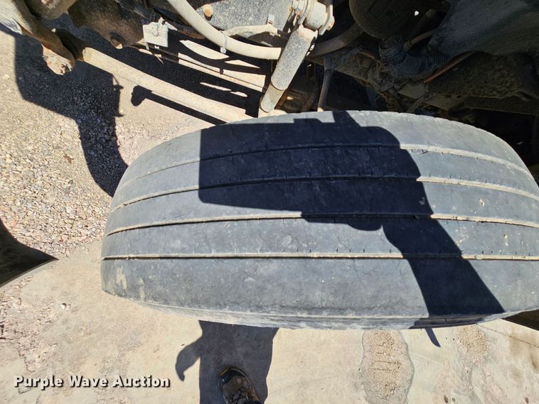 image for item MI9466 2010 Ford F650 Super Duty  hook lift truck