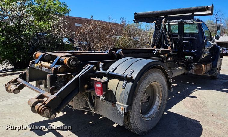 image for item MI9467 2007 Ford F650 Super Duty  hook lift truck