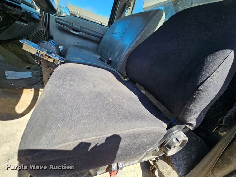 image for item MI9467 2007 Ford F650 Super Duty  hook lift truck