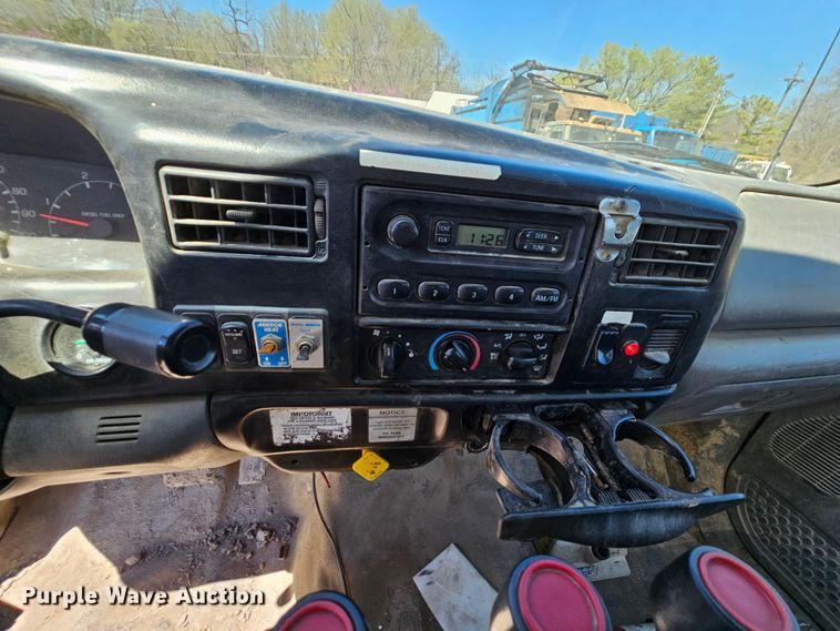 image for item MI9467 2007 Ford F650 Super Duty  hook lift truck