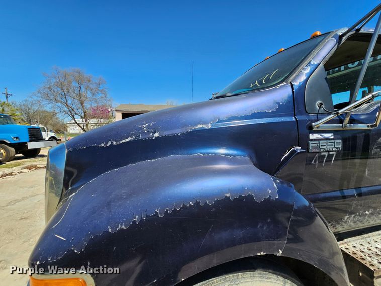 image for item MI9467 2007 Ford F650 Super Duty  hook lift truck