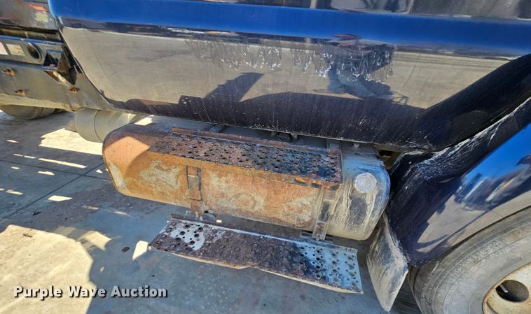 image for item MI9467 2007 Ford F650 Super Duty  hook lift truck