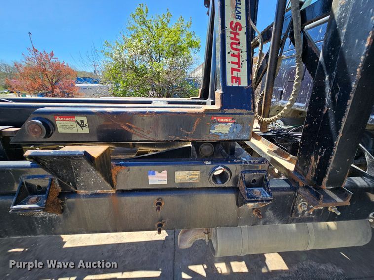 image for item MI9467 2007 Ford F650 Super Duty  hook lift truck