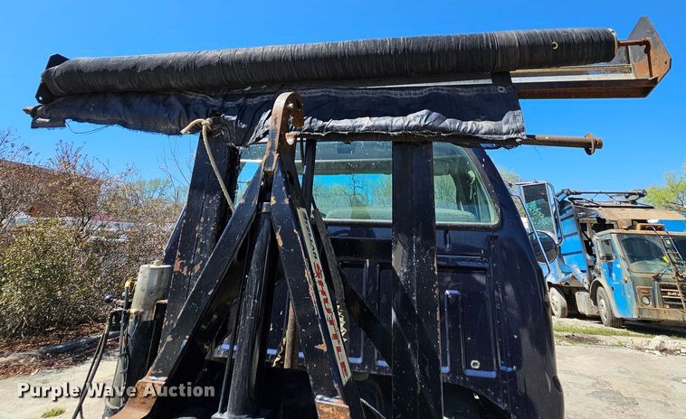 image for item MI9467 2007 Ford F650 Super Duty  hook lift truck