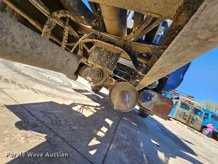 image for item MI9467 2007 Ford F650 Super Duty  hook lift truck