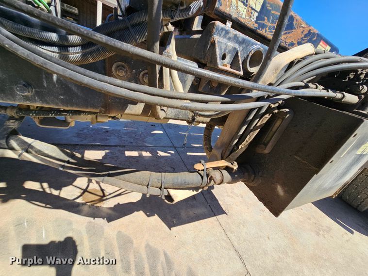 image for item MI9467 2007 Ford F650 Super Duty  hook lift truck