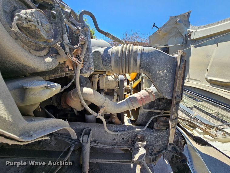 image for item MI9467 2007 Ford F650 Super Duty  hook lift truck