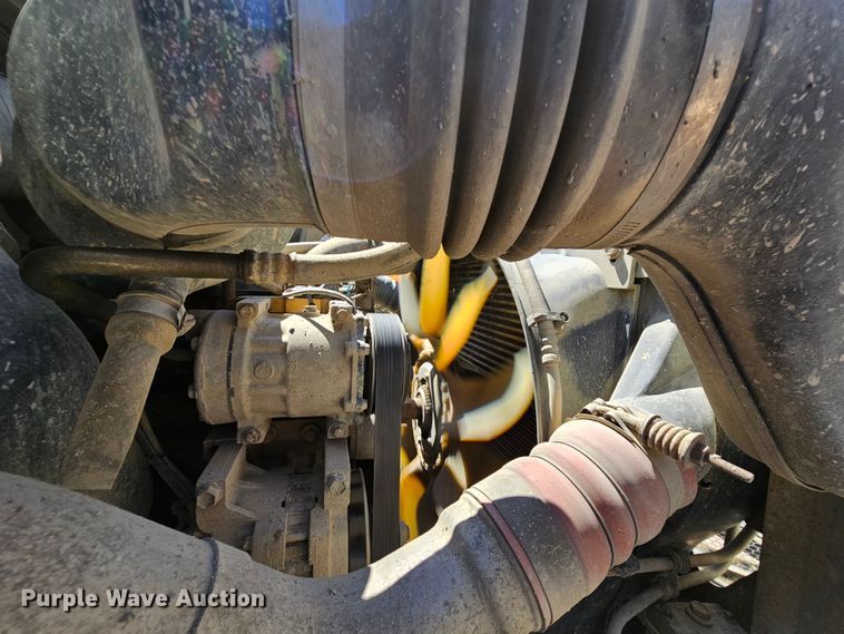 image for item MI9467 2007 Ford F650 Super Duty  hook lift truck