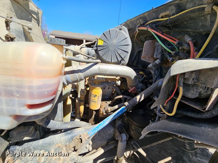 image for item MI9467 2007 Ford F650 Super Duty  hook lift truck