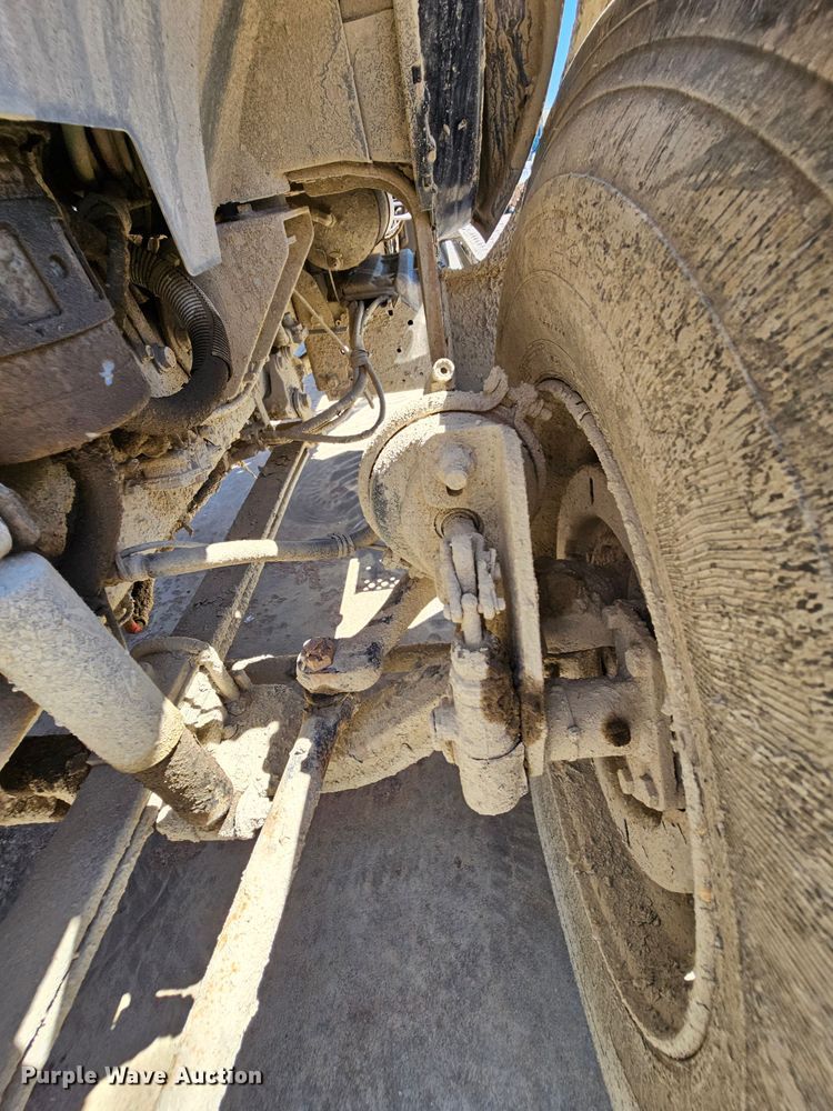 image for item MI9467 2007 Ford F650 Super Duty  hook lift truck