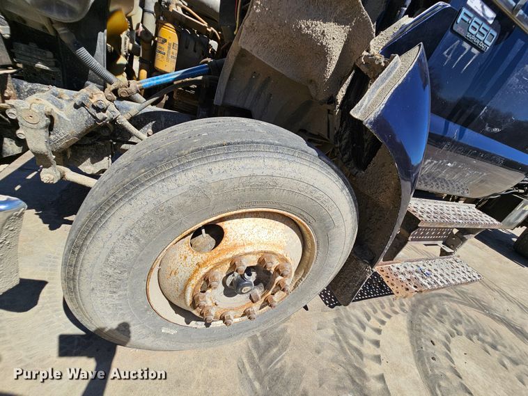 image for item MI9467 2007 Ford F650 Super Duty  hook lift truck