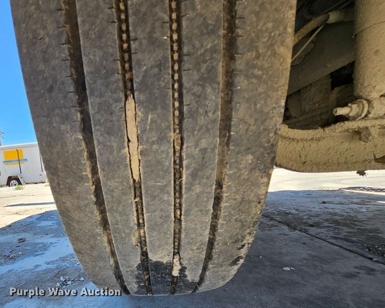 image for item MI9467 2007 Ford F650 Super Duty  hook lift truck