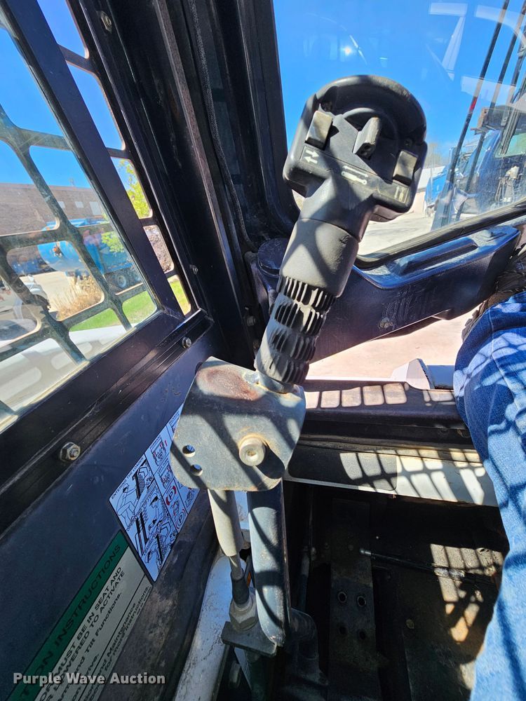 image for item MI9469 1996 Bobcat 853  skid steer loader