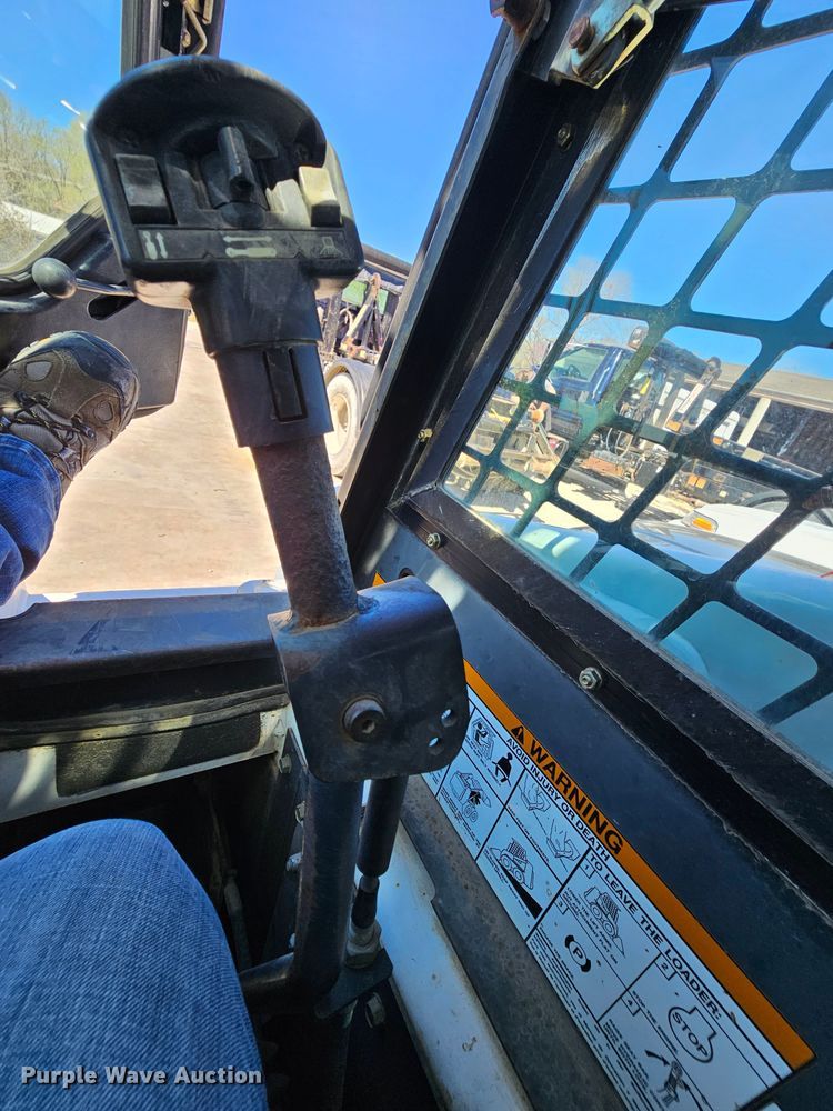 image for item MI9469 1996 Bobcat 853  skid steer loader