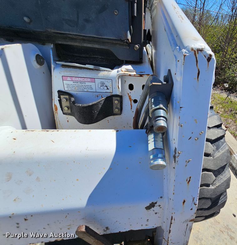 image for item MI9469 1996 Bobcat 853  skid steer loader