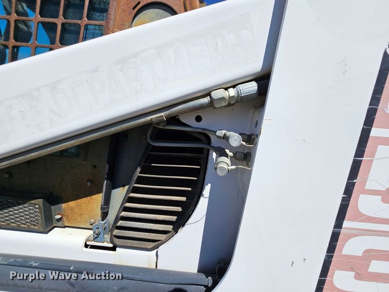 image for item MI9469 1996 Bobcat 853  skid steer loader