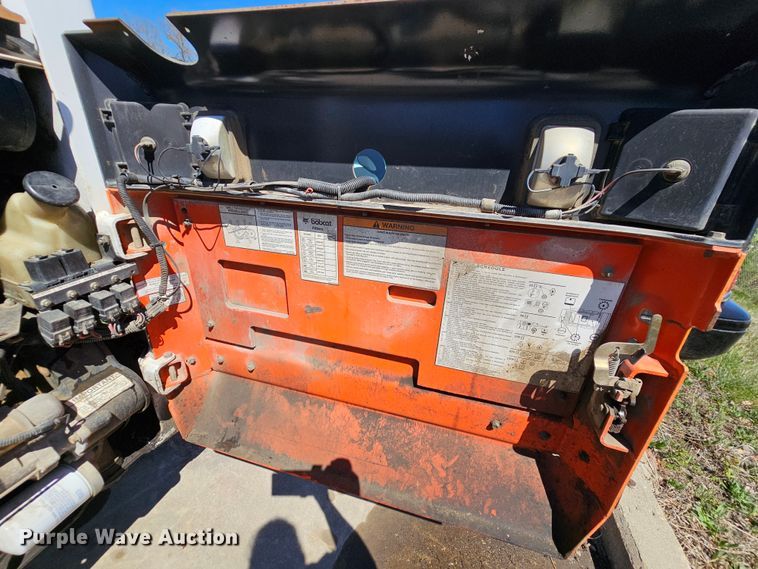 image for item MI9469 1996 Bobcat 853  skid steer loader