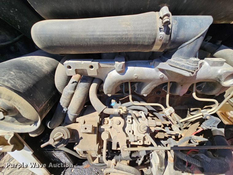 image for item MI9469 1996 Bobcat 853  skid steer loader