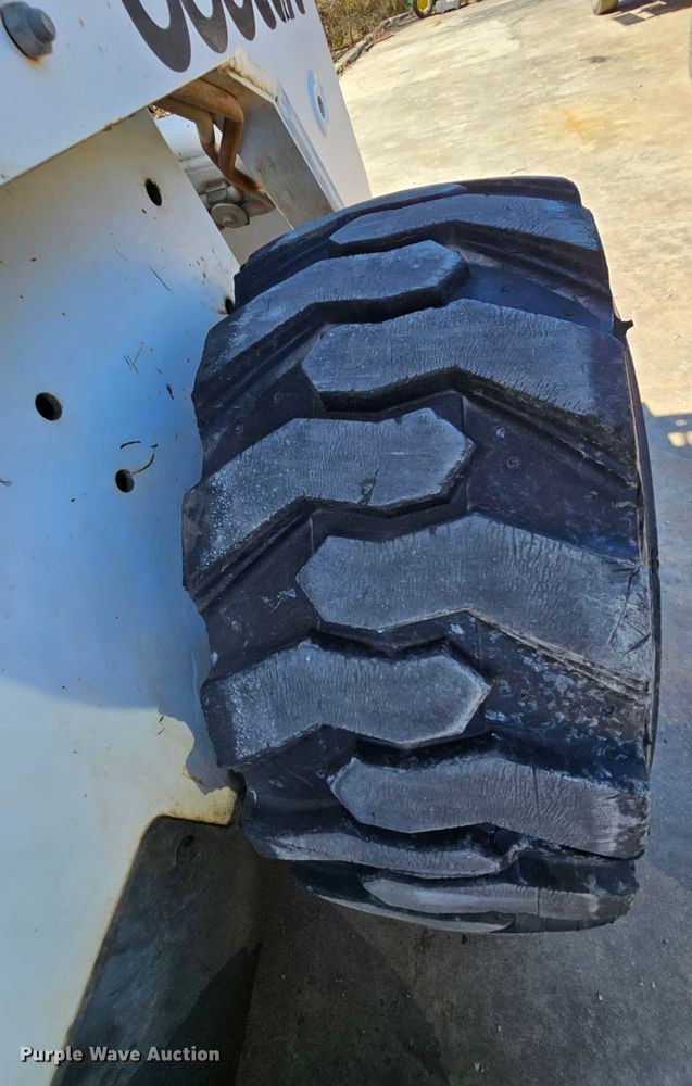 image for item MI9469 1996 Bobcat 853  skid steer loader