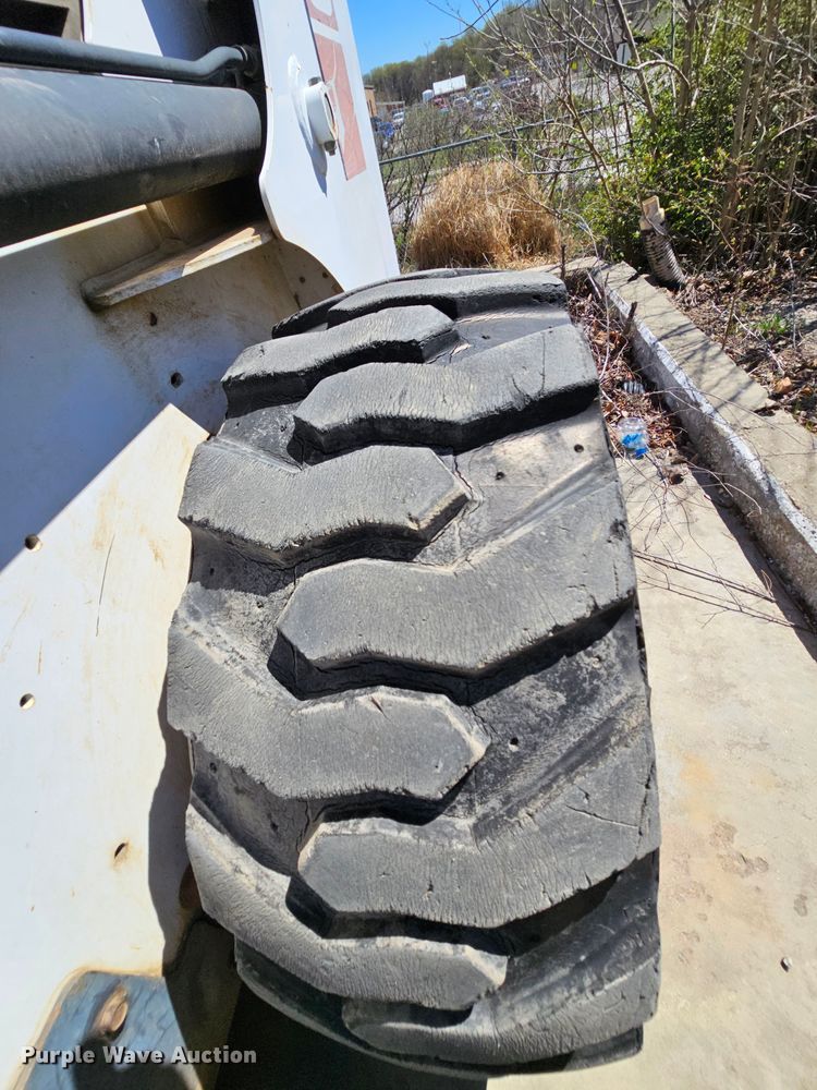 image for item MI9469 1996 Bobcat 853  skid steer loader