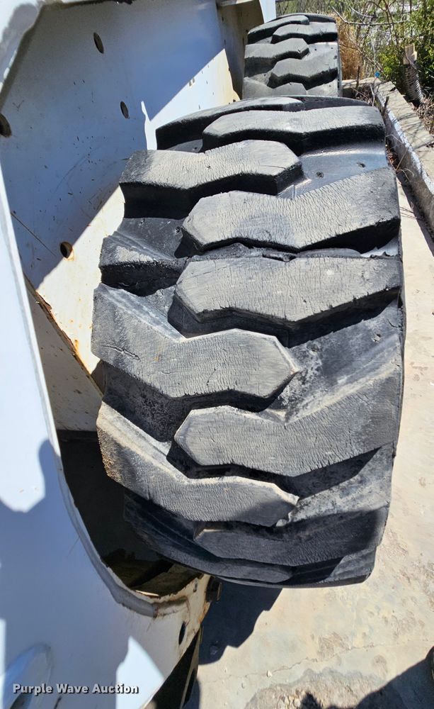 image for item MI9469 1996 Bobcat 853  skid steer loader