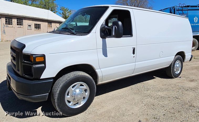 image for item MI9470 2011 Ford E250  animal control van