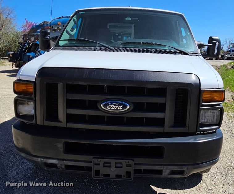 image for item MI9470 2011 Ford E250  animal control van