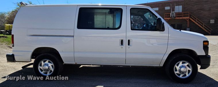 image for item MI9470 2011 Ford E250  animal control van