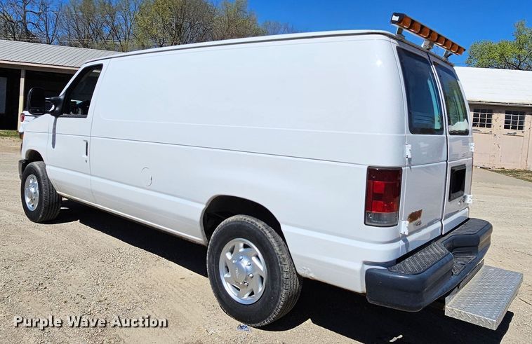 image for item MI9470 2011 Ford E250  animal control van
