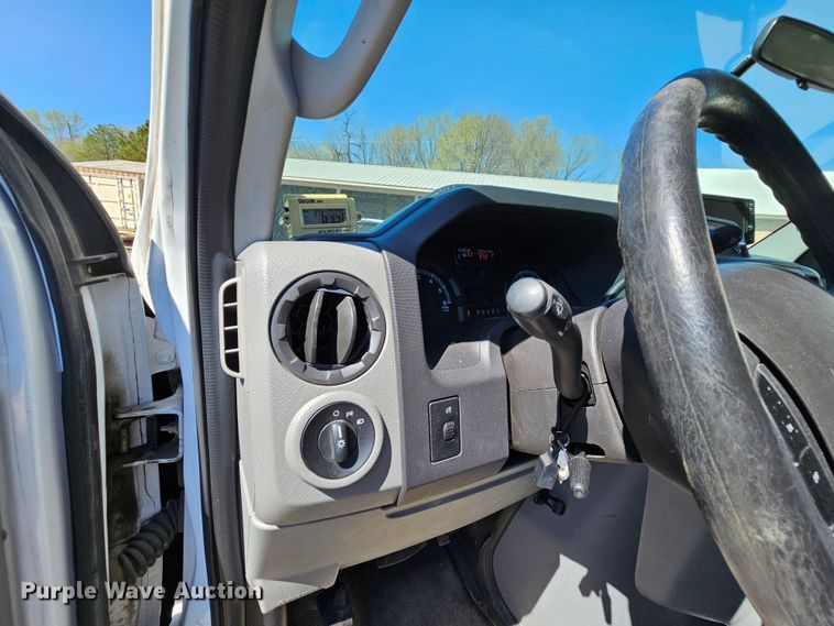image for item MI9470 2011 Ford E250  animal control van