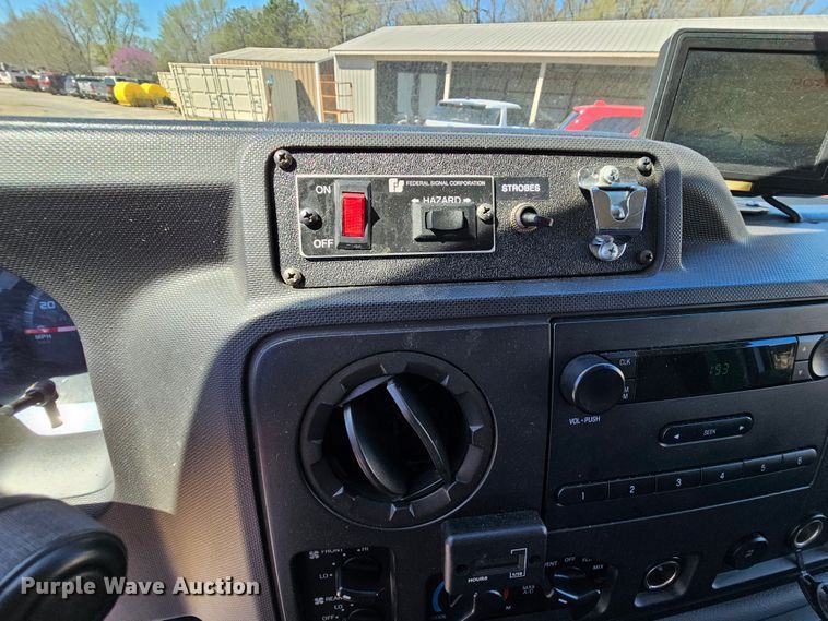 image for item MI9470 2011 Ford E250  animal control van