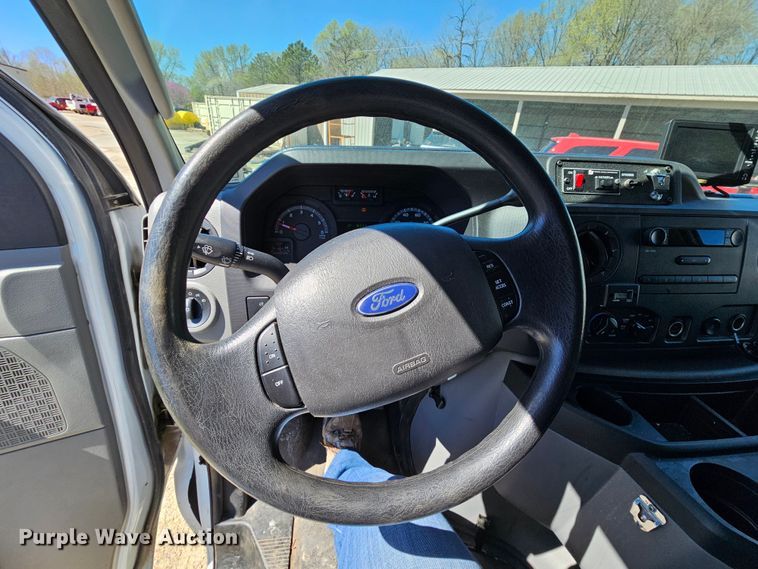 image for item MI9470 2011 Ford E250  animal control van