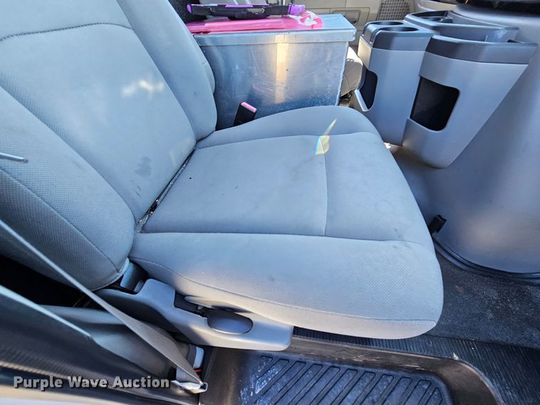 image for item MI9470 2011 Ford E250  animal control van