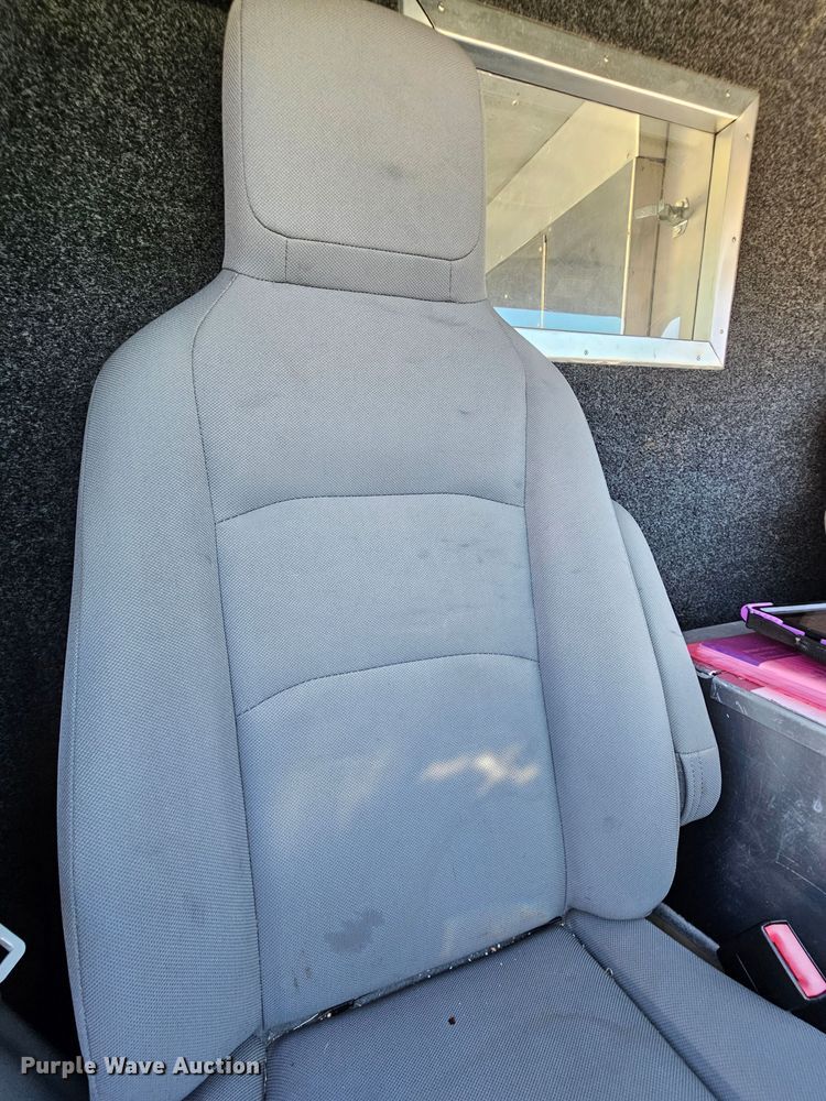 image for item MI9470 2011 Ford E250  animal control van