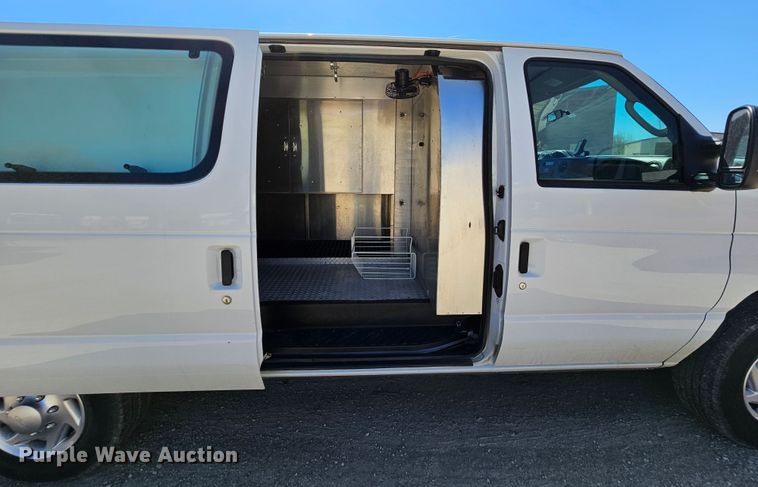 image for item MI9470 2011 Ford E250  animal control van