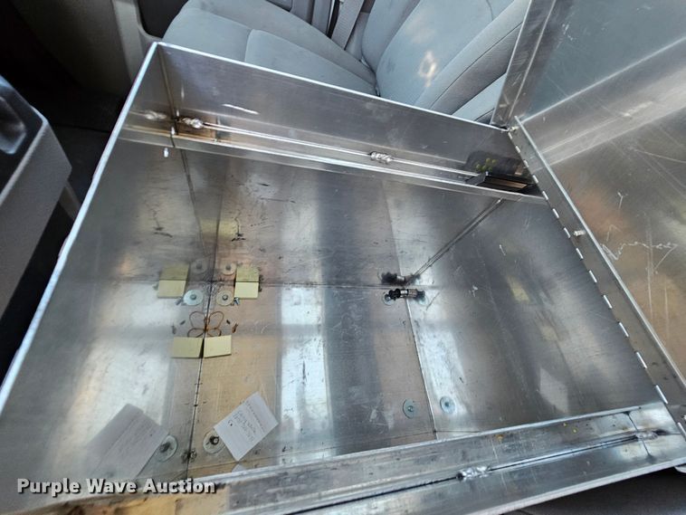 image for item MI9470 2011 Ford E250  animal control van