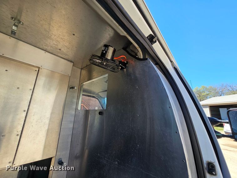 image for item MI9470 2011 Ford E250  animal control van