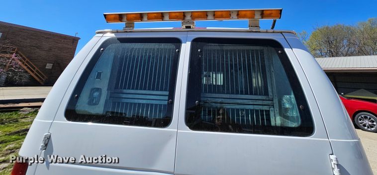 image for item MI9470 2011 Ford E250  animal control van