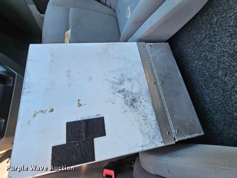 image for item MI9470 2011 Ford E250  animal control van